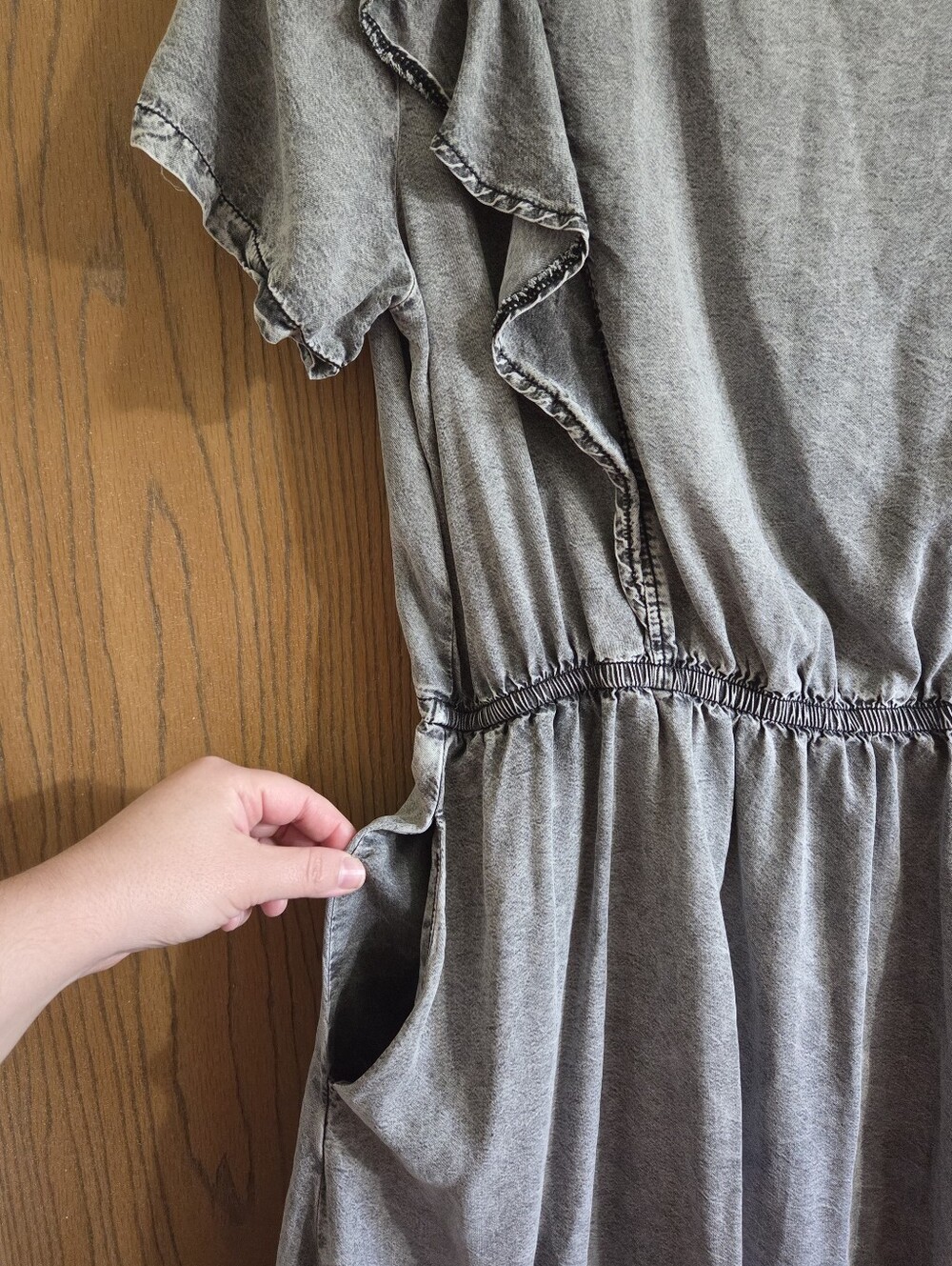 Doe & Rae Washed Gray Ruffle Short Dress Size Medium - Picture 3 of 8